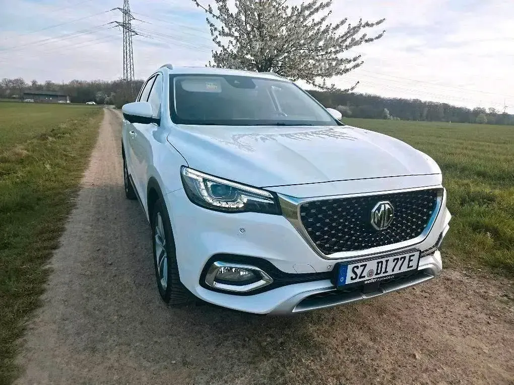 Käytetty MG EHS Luxury 258 HP (189 kW) 2022 Valkoinen Katumaasturi