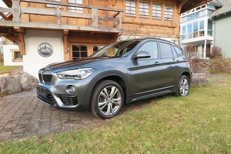 Grau Gebraucht 2019 BMW X1 Sport Line SUV | 23.100 € (Fairer Preis) - Bild 1/4