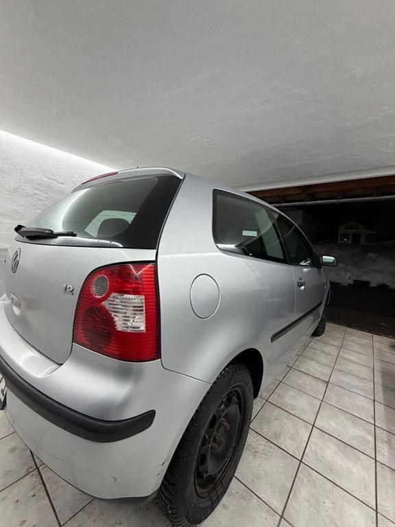 Gebraucht VW Polo Basis 54 PS (39 kW) 2003 Schwarz Limousine