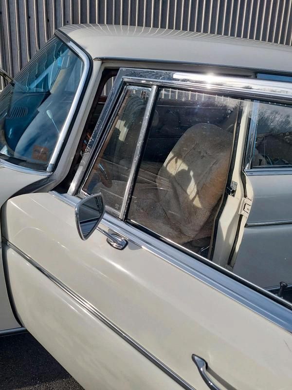 Weiß Gebraucht 1964 Mercedes W112 Limousine | 27.000 € - Bild 1/4
