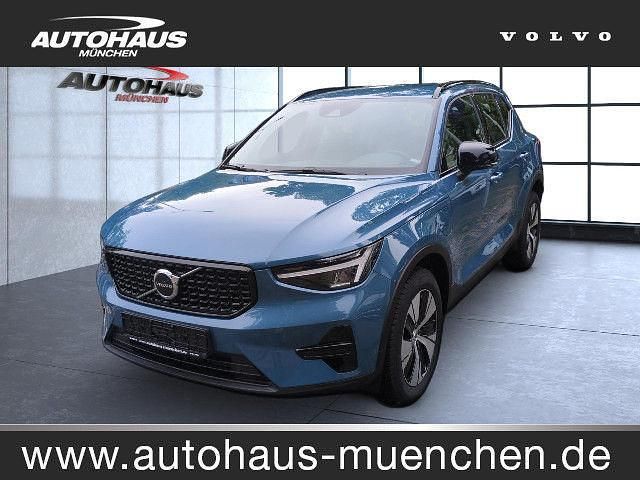 Fjord blue / (metallic) Gebraucht 2022 Volvo XC40 Plus SUV | 30.990 € (Fairer Preis) - Bild 1/4