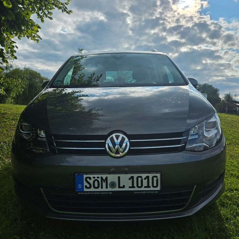 Grau Gebraucht 2016 VW Sharan Van / Kleinbus | 17.000 € (Superpreis) - Bild 1/4
