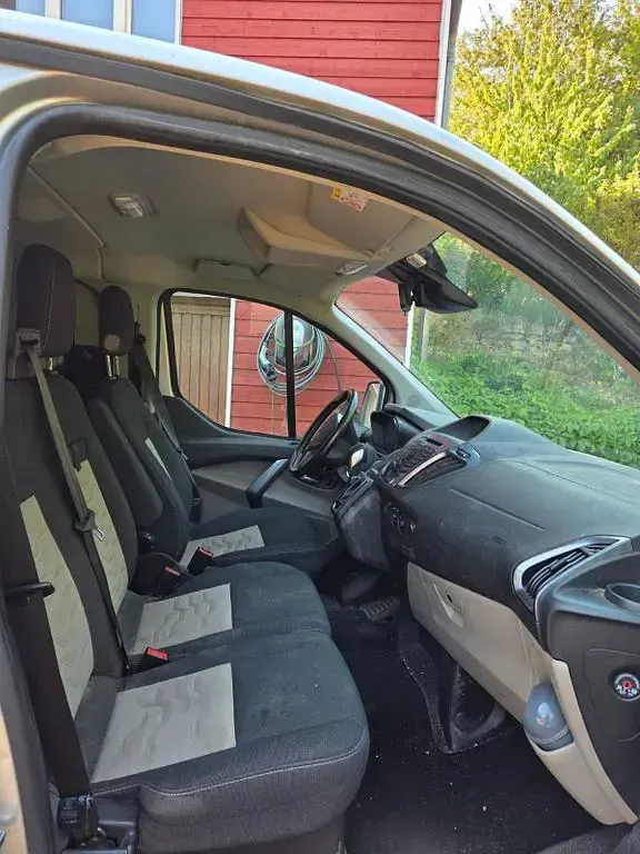 Gebraucht Ford Tourneo Custom 131 PS (96 kW) 2017 Silber Van