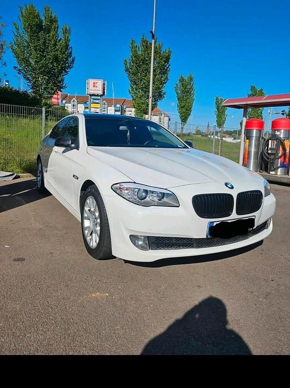 Weiß Gebraucht 2010 BMW 535 Limousine | 11.999 € (Fairer Preis) - Bild 1/4