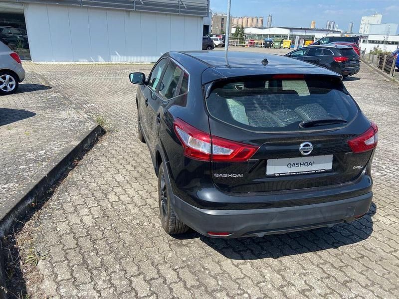 Gebraucht Nissan Qashqai Visia 116 PS (85 kW) 2015 Schwarz SUV