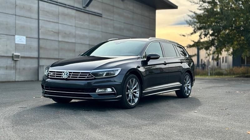 Schwarz Gebraucht 2019 VW Passat Highline Kombi | 18.500 € (Fairer Preis) - Bild 1/4