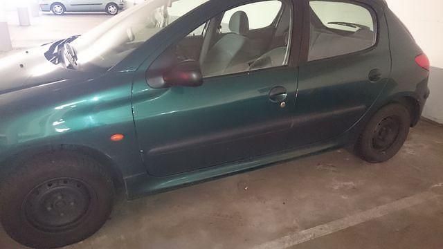 Gebraucht Peugeot 206 75 PS (55 kW) 1999 Grün Kleinwagen