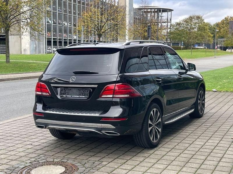 Gebraucht Mercedes GLE350 258 PS (189 kW) 2016 Schwarz SUV