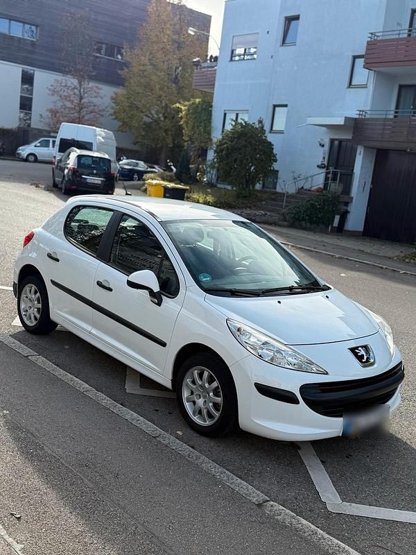 Grau Gebraucht 2009 Peugeot 207 Kleinwagen | 2.500 € - Bild 1/4