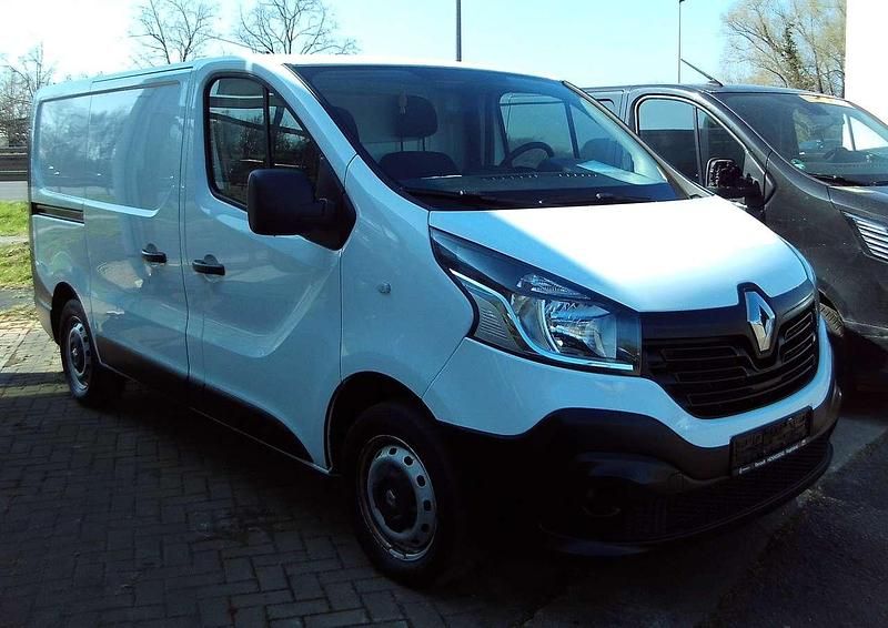Weiß Gebraucht 2019 Renault Trafic Komfort Van | 14.900 € (Guter Preis) - Bild 1/4