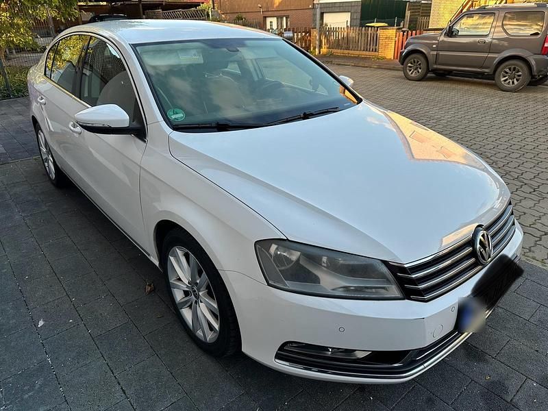 Gebraucht VW Passat Highline 160 PS (117 kW) 2011 Weiß Kombi