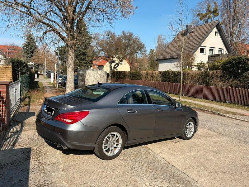 Gebraucht Mercedes CLA220 177 PS (130 kW) 2015 Silber Limousine