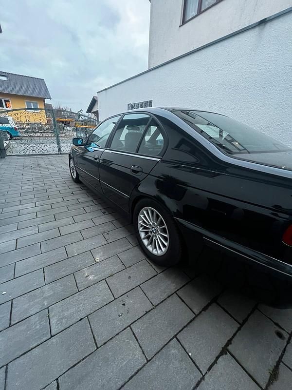 Gebraucht BMW 523 170 PS (125 kW) 1998 Schwarz Limousine