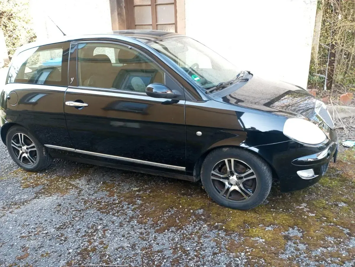 Brugt Lancia Ypsilon 60 HK (44 kW) 2007 Sort Hatchback