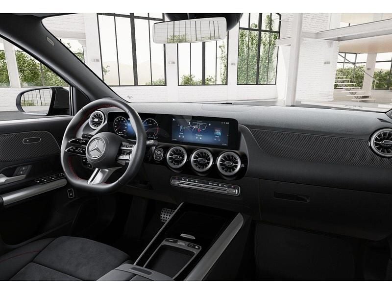 Gebraucht Mercedes GLA200 AMG line 150 PS (110 kW) 2024 Metalliclack hightechsilber SUV