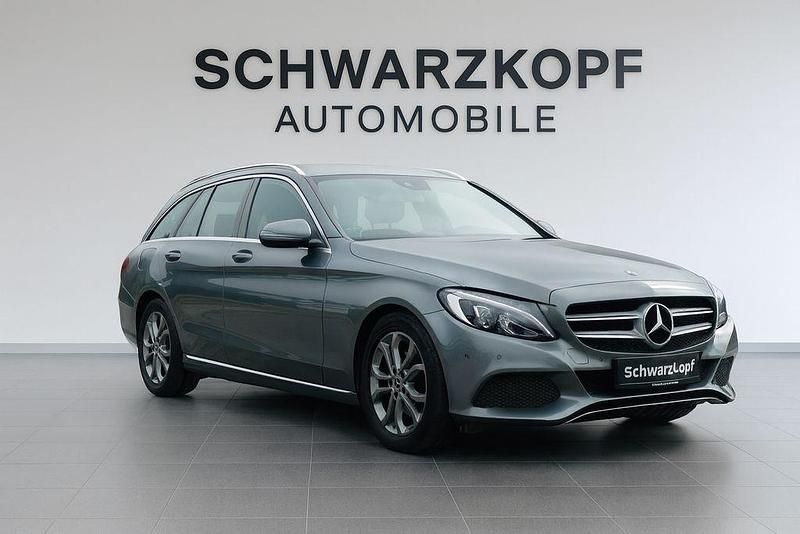 Grau Gebraucht 2017 Mercedes C220 Limousine | 18.480 € (Fairer Preis) - Bild 1/4
