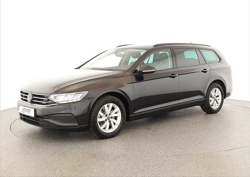 Gebraucht VW Passat Conceptline 122 PS (89 kW) 2023 Deep black perleffekt Kombi