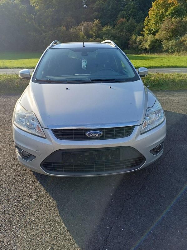 Grau Gebraucht 2008 Ford Focus Style Kombi | 1.000 € (Guter Preis) - Bild 1/4