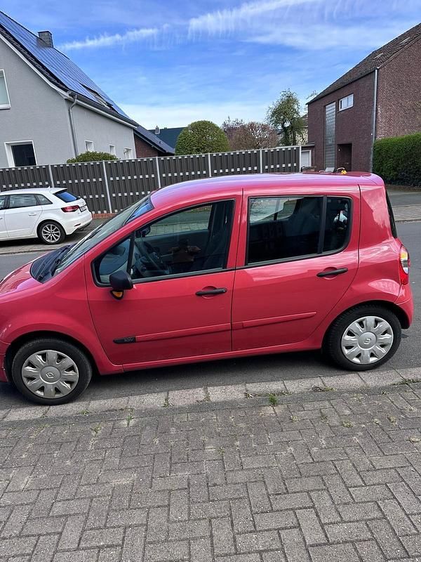 Second-hand Renault Modus 75 CP (55 kW) 2005 Roșu Monovolum