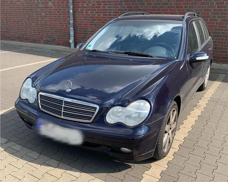 Blau Gebraucht 2004 Mercedes C180 Kombi | 650 € (Superpreis) - Bild 1/4