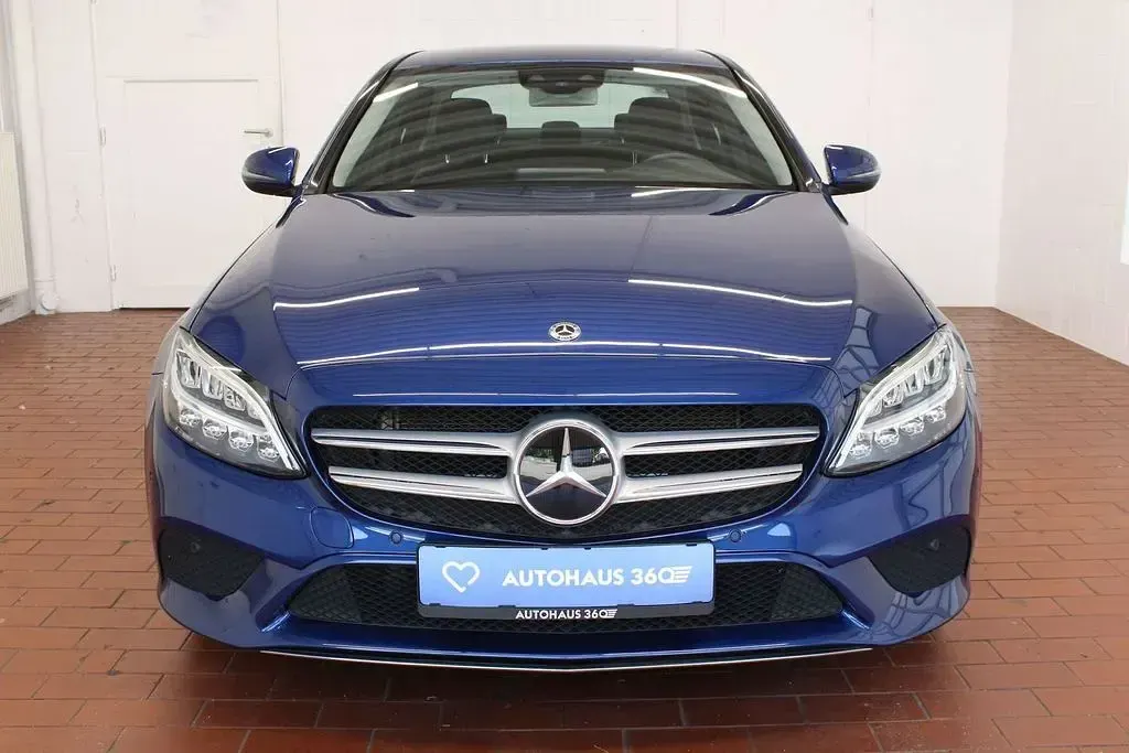 Gebraucht Mercedes C160 Avantgarde 129 PS (94 kW) 2019 Brillantblau Coupé