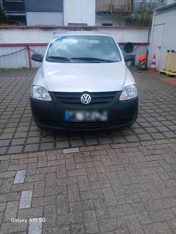 Usado VW Fox 70 HP (51 kW) 2010 Prateado Citadino