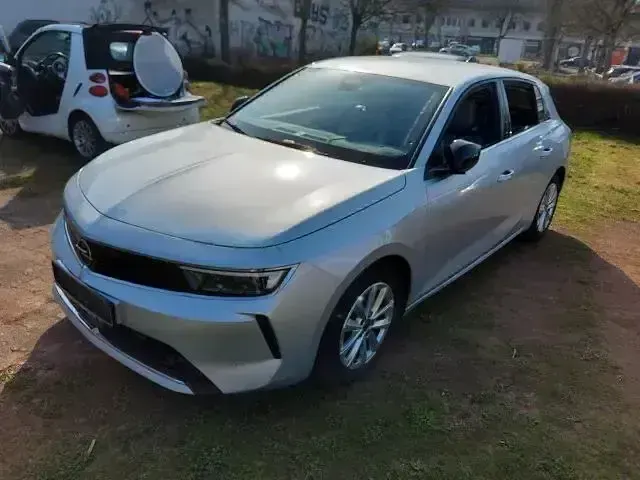 Gebraucht Opel Astra Elegance 110 PS (80 kW) 2023 Kristall silber metallic Kleinwagen