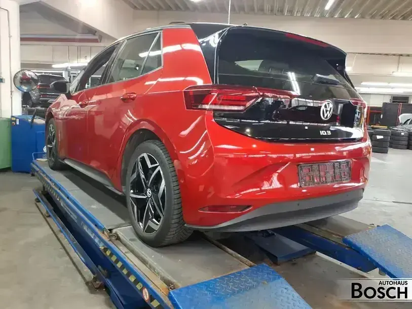 Gebraucht VW ID.3 Pro Performance 150 kW (204 PS) 2023 Kings red Kleinwagen