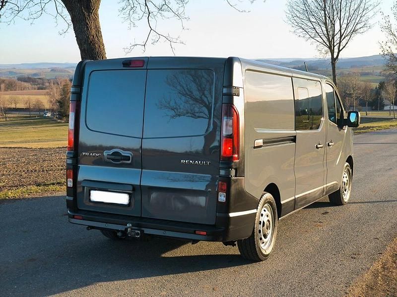 Gebraucht Renault Trafic 150 PS (110 kW) 2024 Grau Van / Kleinbus
