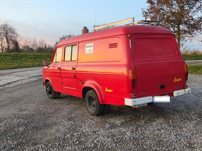 Second-hand Ford Transit 78 CP (57 kW) 1982 Roșu Berlinǎ