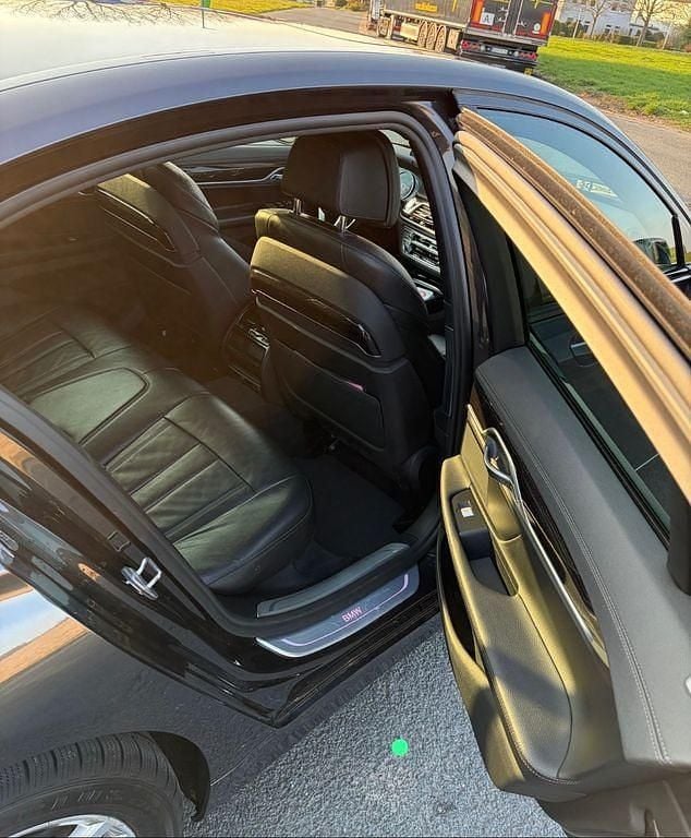 Gebraucht BMW 730 265 PS (194 kW) 2018 Grau Limousine