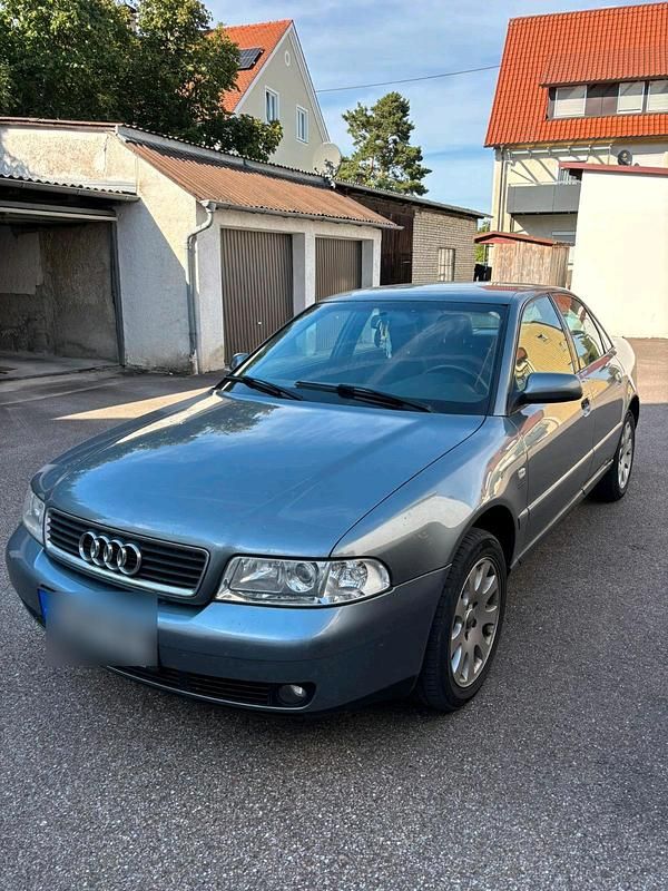 Grau Gebraucht 2000 Audi A4 Limousine | 1.590 € (Fairer Preis) - Bild 1/4