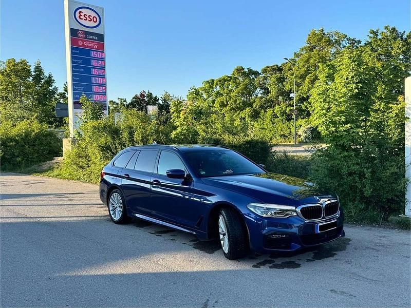 Blau Gebraucht 2018 BMW 540 Shadowline Kombi | 34.980 € (Teuer) - Bild 1/4