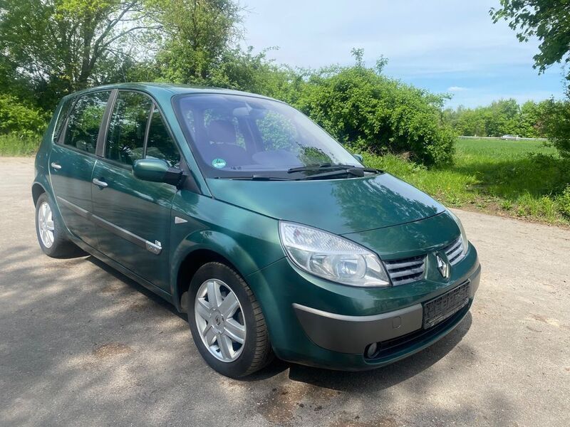 Grün Gebraucht 2004 Renault Scénic II Privilege Van / Kleinbus | 2.200 € (Etwas zu teuer) - Bild 1/4