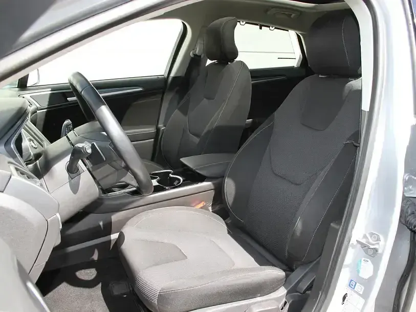 Gebraucht Ford Mondeo Titanium 160 PS (117 kW) 2016 Silber metallic Limousine