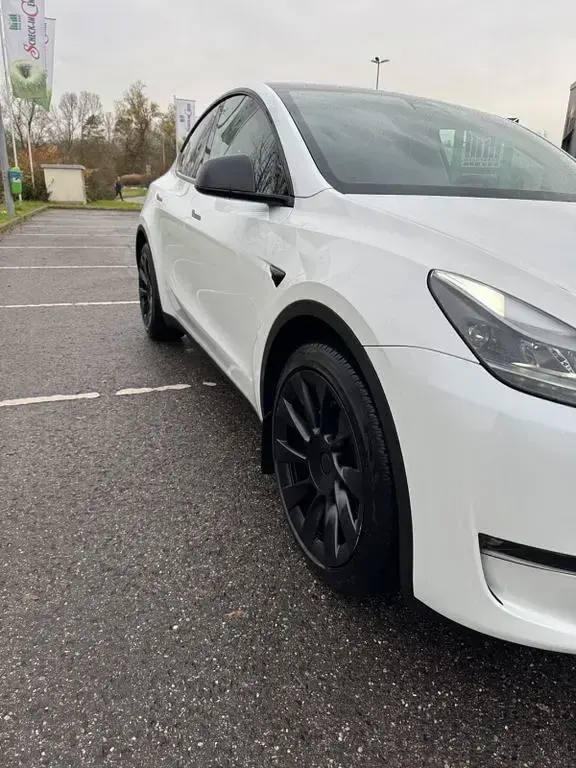 Usata Tesla Model Y 378 kW (514 CV) 2023 Bianco SUV