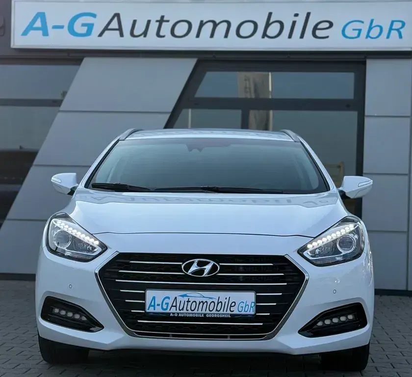 Gebraucht Hyundai i40 Style 141 PS (103 kW) 2018 Weiß Limousine