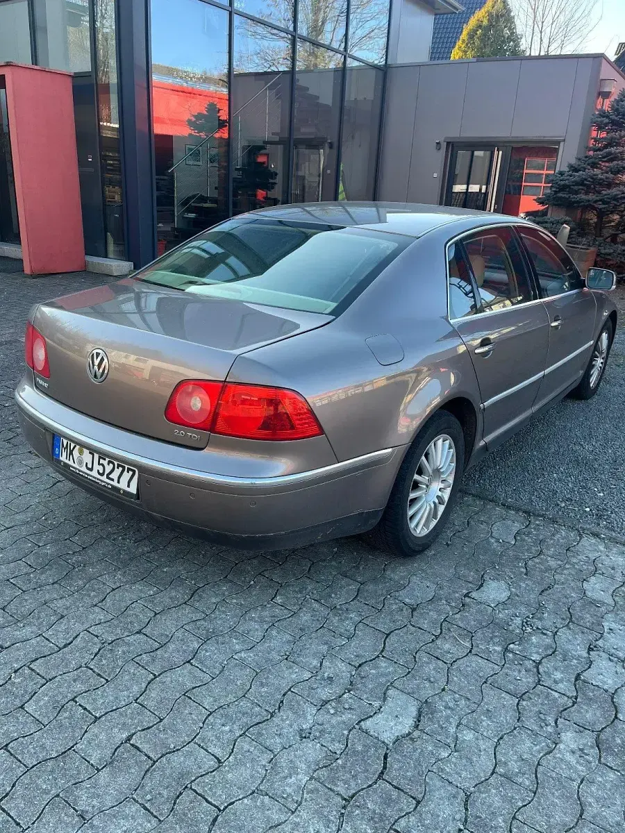 Gebraucht VW Phaeton 225 PS (165 kW) 2006 Braun Limousine