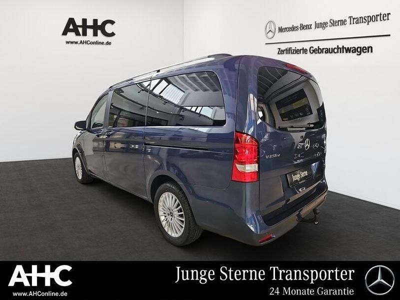 Gebraucht Mercedes V250 190 PS (139 kW) 2024 Blau Van / Kleinbus