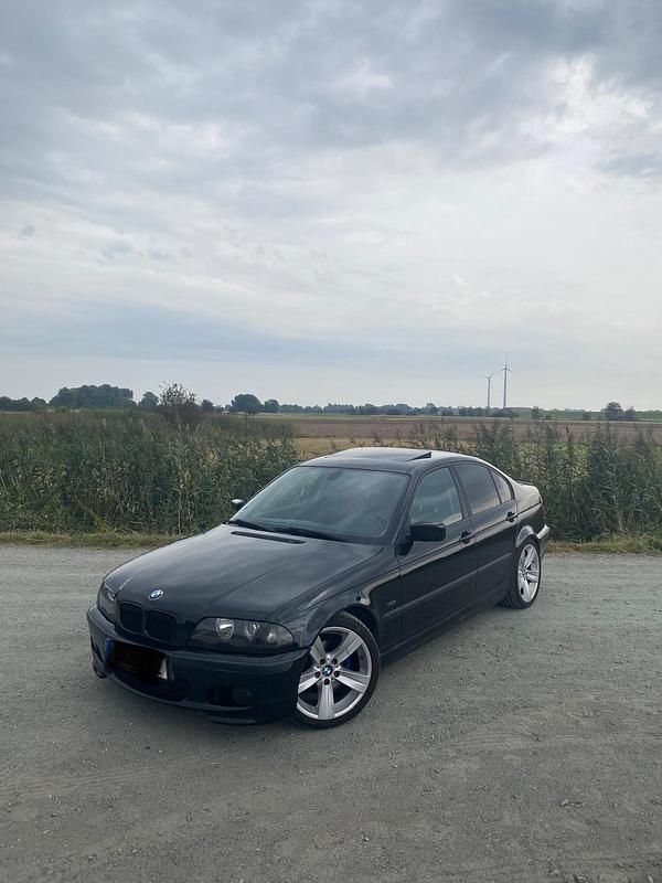 Schwarz Gebraucht 2000 BMW 320 M Sport Limousine | 2.300 € - Bild 1/4