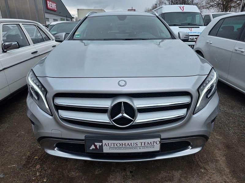 Gebraucht Mercedes GLA200 156 PS (114 kW) 2016 Silber SUV
