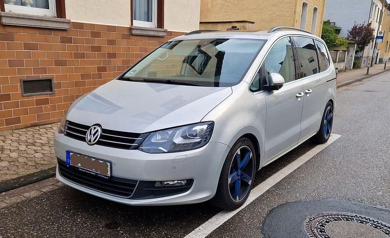 Silber Gebraucht 2014 VW Sharan Comfortline Van / Kleinbus | 15.900 € (Fairer Preis) - Bild 1/4
