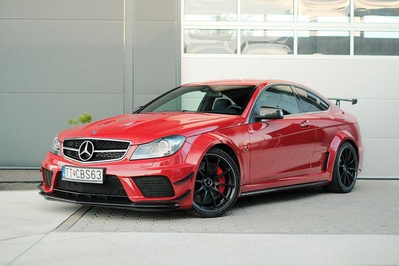 Rot Gebraucht 2012 Mercedes C63 AMG AMG Coupé | 196.000 € - Bild 1/4