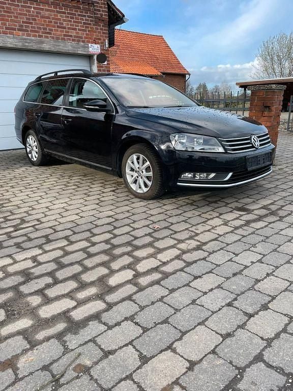 Gebraucht VW Passat Comfortline 140 PS (102 kW) 2012 Schwarz Kombi