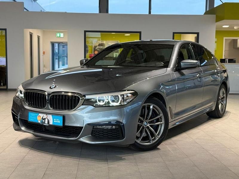 Blau Gebraucht 2019 BMW 530 M Sport Limousine | 34.995 € (Fairer Preis) - Bild 1/4