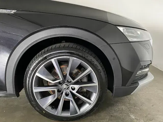 Gebraucht Skoda Octavia Scout 200 PS (147 kW) 2023 Blackmagic perleffekt (metallic) Kombi