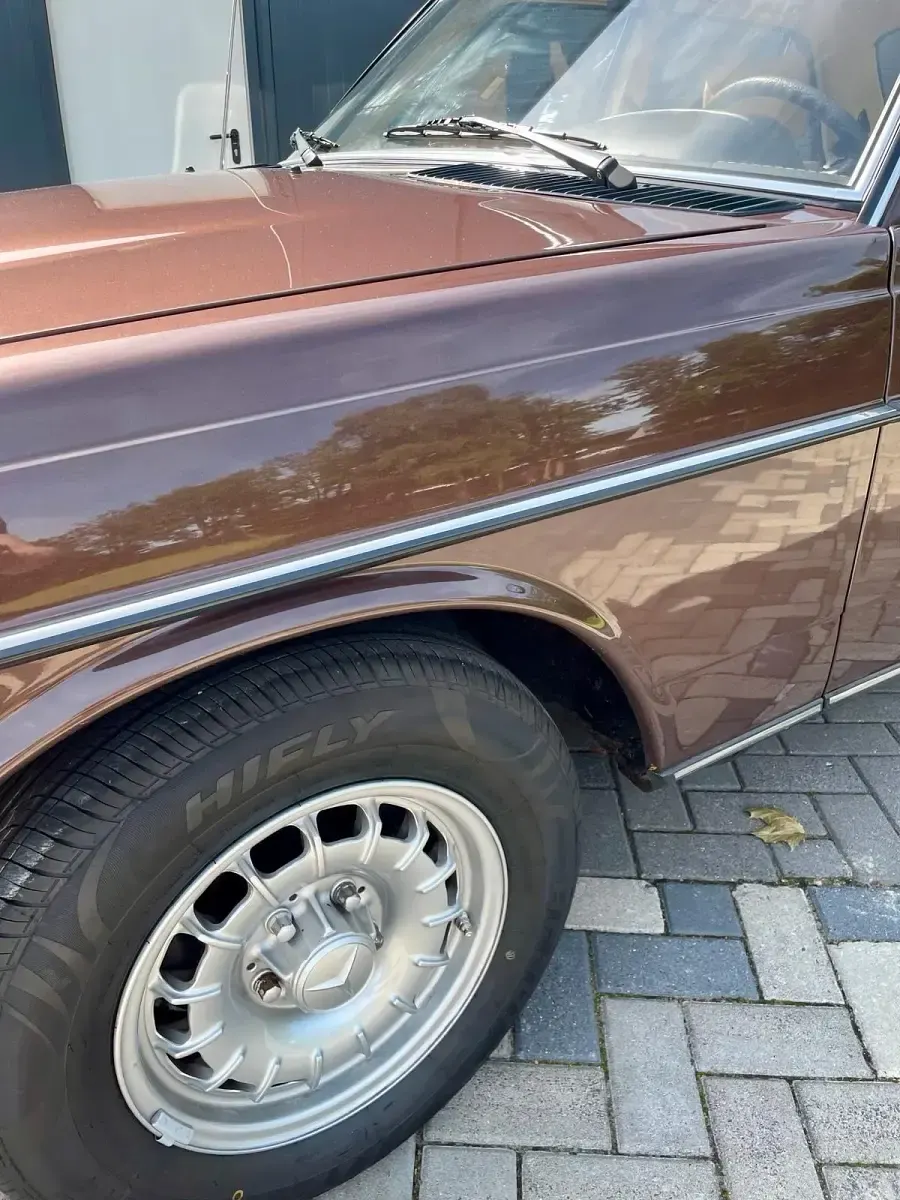Gebraucht Mercedes 240 Classic 72 PS (52 kW) 1980 Braun Limousine