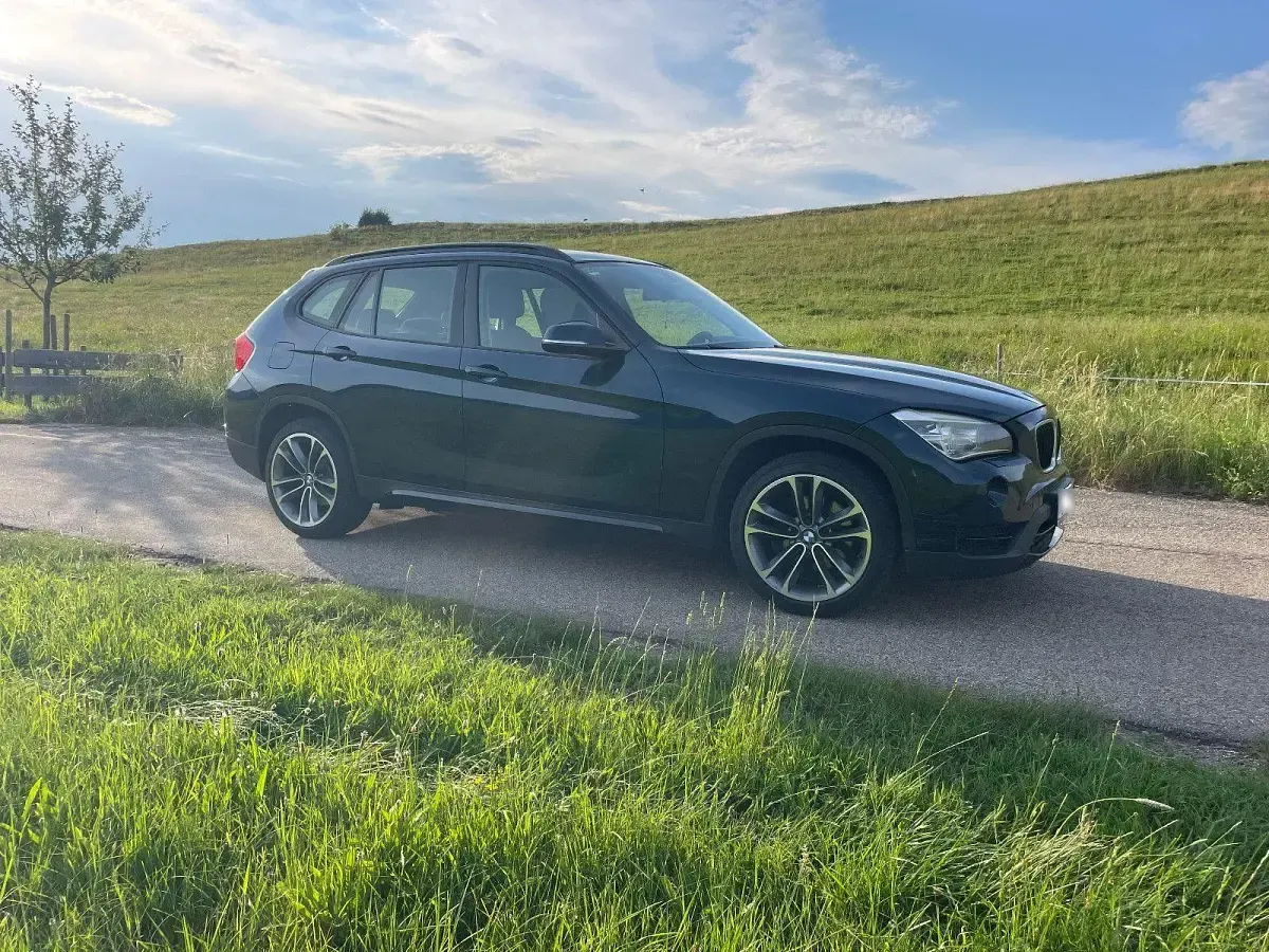 Gebraucht BMW X1 Sport Line 143 PS (105 kW) 2013 Blau SUV