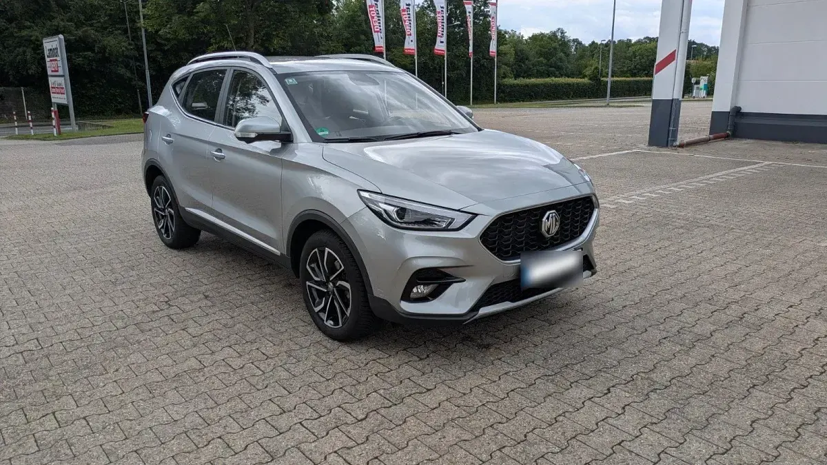 Gebraucht MG ZS Luxury 106 PS (77 kW) 2023 Silber SUV