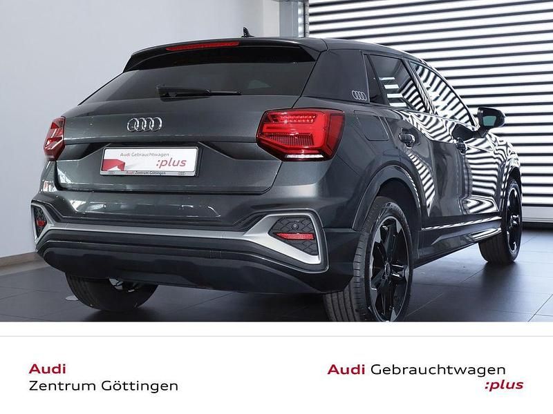 Gebraucht Audi Q2 S-Line 150 PS (110 kW) 2024 Grau SUV